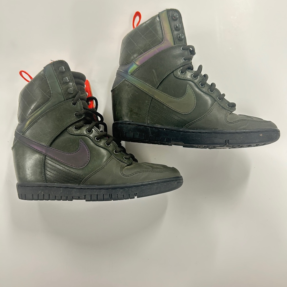 Nike Women's Wedges in Olive and Black *reflective* - Picture 2 of 6